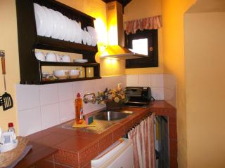 Apartment mit kleiner Innenhof-Terrasse im rustikalen Stil - 6