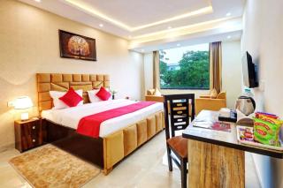Hotel Golden Era-Near Shopprix Mall - Noida - 1