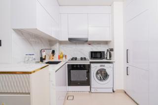 Luxury Marble 1BR in JVC - 9