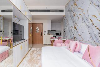 Luxury Marble 1BR in JVC - 3