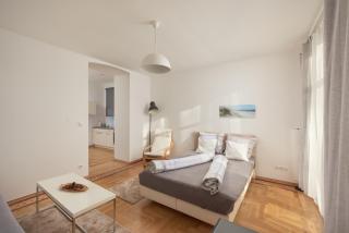 Historic Redesigned Schönbrunn Palace Apartments w Free Parking and 24h Check-in - Vienne - 8
