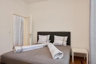 Historic Redesigned Schönbrunn Palace Apartments w Free Parking and 24h Check-in - Vienne - 4