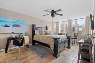 Lakefront Couple and Kids Condo with Pool - Near Downtown - 7