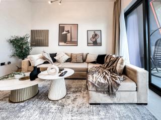 Skyline Oasis - Business Bay with Burj Khalifa Vie - 1