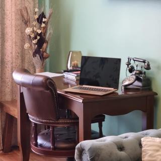 Victoria Apartment 1901 - 4