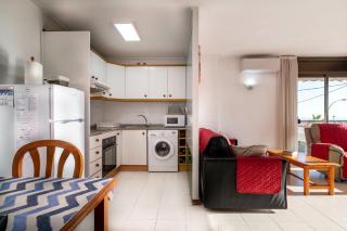 AT118 Front view beach, pool, airco, wifi, parking - Torredembarra - 2