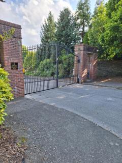 Priory Guest Accommodation - 8