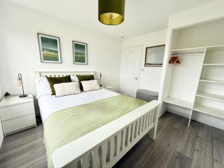 8 Coastline Apartment - 3