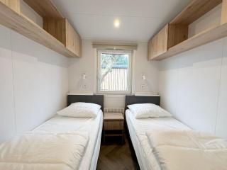 Chalet 503b op Recreatiepark De Wielen - 1