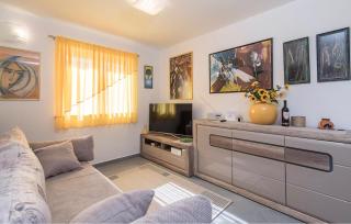 2 Bedroom Amazing Apartment In Liznjan - Ližnjan - 3
