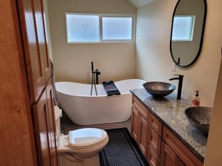 Newly remodeled mountain home! - - 1