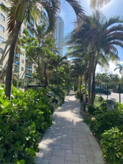 2610 Enjoy Miami 2B 2B, Pool, Beach & Mall - 8