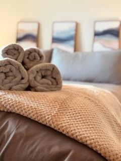 Modern Coastal Retreat, Hot Tub and Fire Pit - Lymington - 6