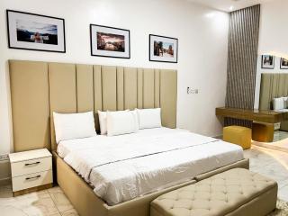 3 Bedroom Terraced House with 24hours electricity supply - 2