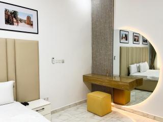 3 Bedroom Terraced House with 24hours electricity supply - 1