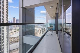 Dubai Aykon city - 3