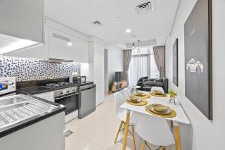 Dubai Aykon city - 5