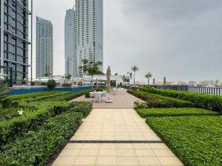 Waterfront 1BR with Infinity Pool in Creek Edge T1 - Dubai - 3