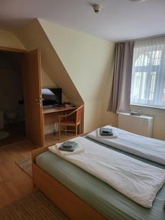 HOTEL RITTERS WEINSTUBEN kaffe restoran MERSEBURG - Merseburg - 8