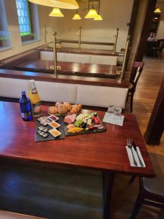 HOTEL RITTERS WEINSTUBEN kaffe restoran MERSEBURG - Merseburg - 5