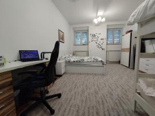 Work and Play Apartment - 4