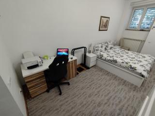 Work and Play Apartment - 7