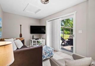 Country Charm Retreat / lake - 0