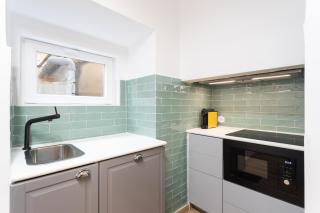 Cozy and confy First Floor, Ace location, 2 Bedrooms - 1