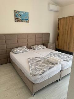 Classic Adriatic Villa - Dobra Voda - 1