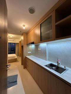 Pollux Habibie Apartment - 1617 Free Wifi & Netflix, Pool & City View - Bagam - 9