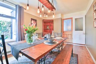 Elegantly Designed & Spacious 3 Bed House - 9