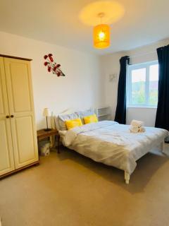 Cosy 3 bed house close to Gatwick Airport - Ifield - 6
