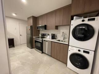 Spacious & Modern Comfort Retreat in the Vancouver - Vancouver - 0