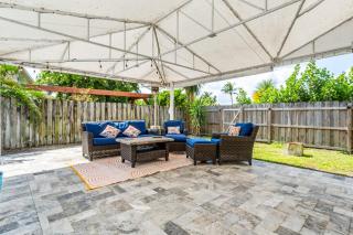 Bright and Comfy 5 Star Location with a Heated Pool - 7