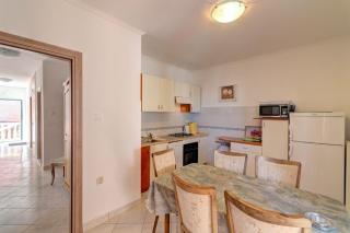 JELKA NV 1 - Apartment 6 pax with two terraces, sea view, parking, grill - Novi Vinodolski - 6