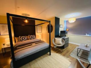 Luxury Studio4-poster & City Views - Liverpool - 0