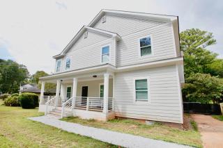 Picturesque Getaway 7BR, Hot tub, Mins to Downtown - Atlanta - 4