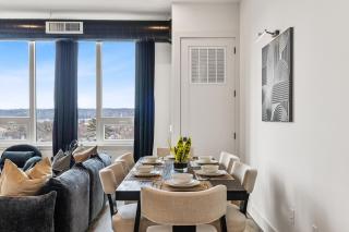 Upscale Views 2br Free Parkn, Walk 2 Train, 2bath - 6