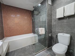 QQQ hotel type room Empire Damansara - Petaling Jaya - 2