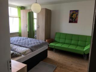 frühsonnige Innenstadt-Vollkomfort-Wohnung - 3