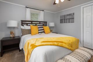 Soaking tub w Washer and Dryer, WiFi - Mebane - 9