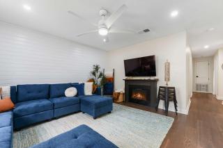 Sandy Feet Getaway Spacious Coastal Retreat 3 MIn Walk to Coast - Gulfport - 3