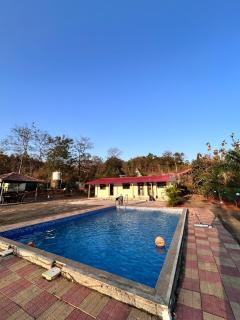 Travelhood Resort - Dhamni - 0