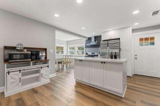 Coastal Casa -Charming 3 Bedroom House - 3