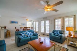 Luxury summer house feet from bay & ocean patios - 1