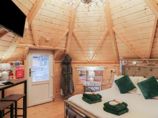 Hexagon Hut - Dungiven - 7