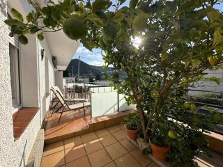 Bonito apartamento cerca de la playa con gran terraza AV-04 - Roses - 0