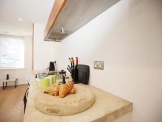 Severn Grove - Large 3 Bed, huge disc for mthly stays, great for workers, pvt parking - Cardiff - 8