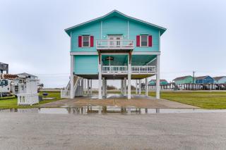 Walk to Beach Home with Hot Tub and Deck in Gilchrist - Gilchrist - 0