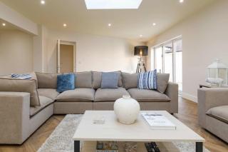Beautiful 4-Bed Close to South Downs & Goodwood - Walberton - 2